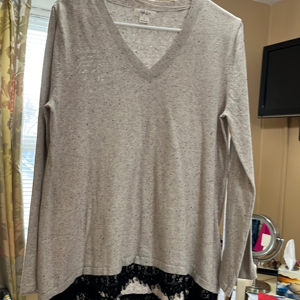 Tunic sweater with lace border L
